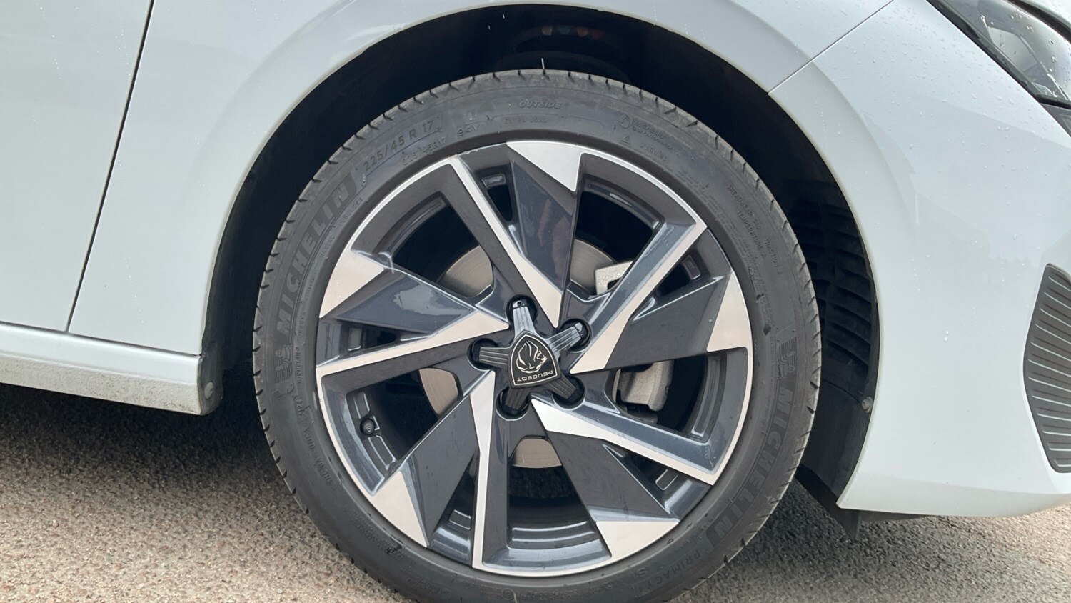 2024 Peugeot 308 1.2 PureTech Allure 5dr EAT8 Petrol Hatchback Hatchback Petrol - Picture 7 of 24