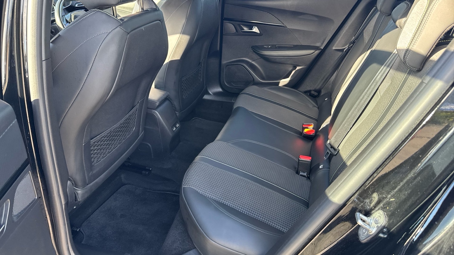 Used Peugeot 2008 2023 for sale - 76720418: Photo 16