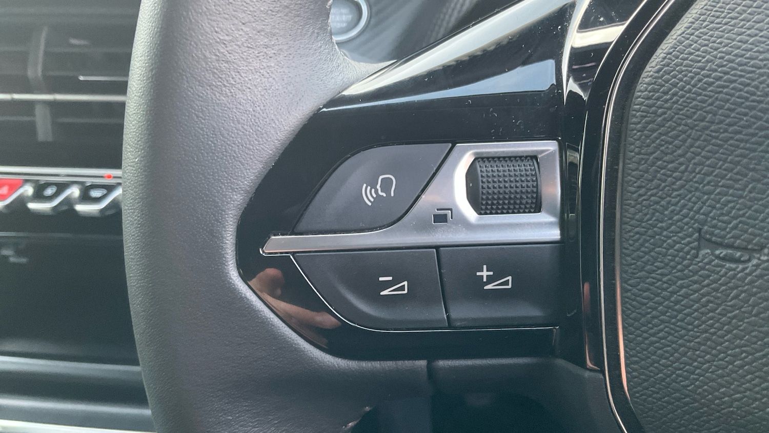 Used Peugeot 208 2023 for sale - 77432460: Photo 38