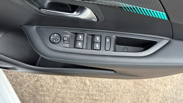 Used Peugeot 208 2023 for sale - 75406397: Photo 25
