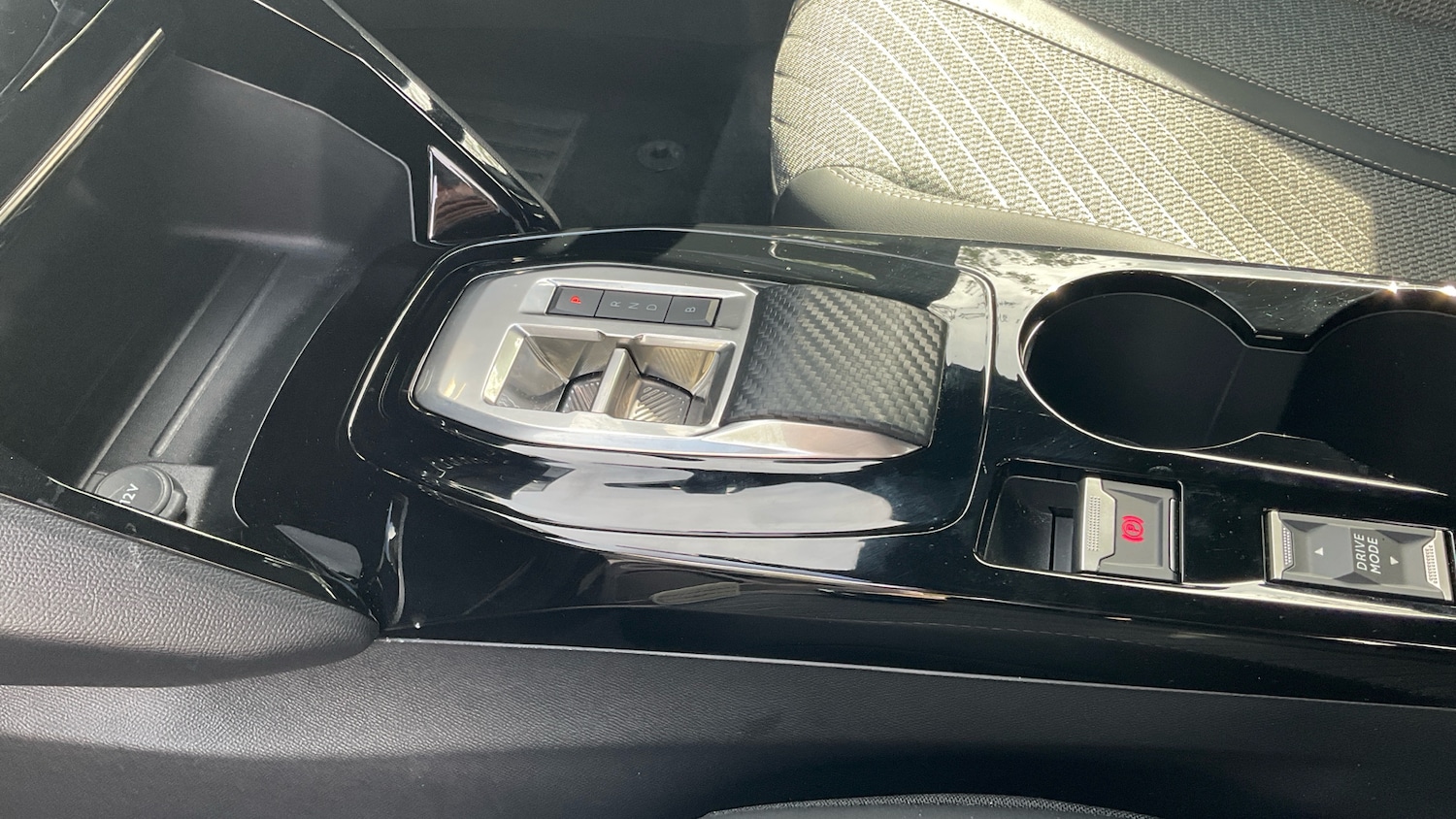 Used Peugeot 2008 2024 for sale - 76777951: Photo 13