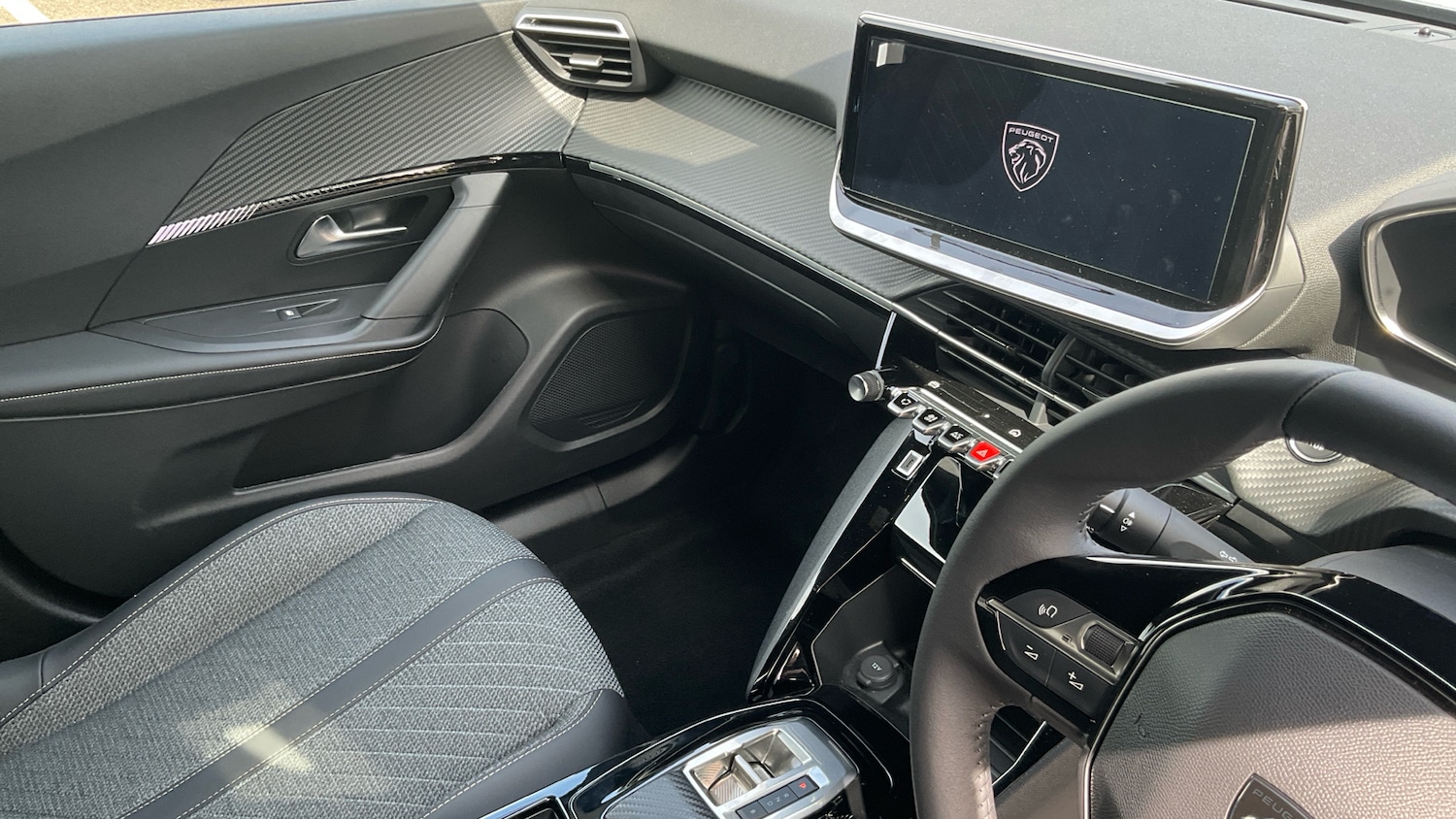 Used Peugeot 2008 2024 for sale - 76777951: Photo 14