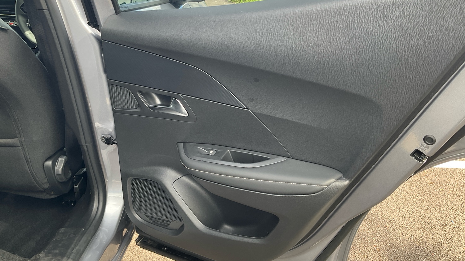 Used Peugeot 2008 2024 for sale - 76777951: Photo 30