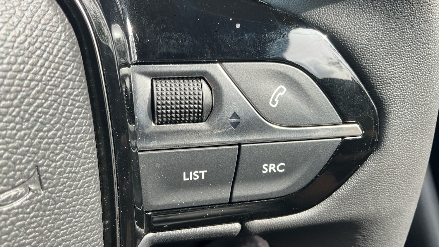 Used Peugeot 2008 2024 for sale - 76777951: Photo 35