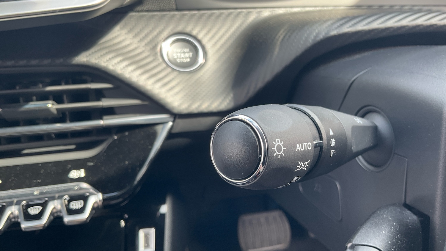 Used Peugeot 2008 2024 for sale - 76777951: Photo 37