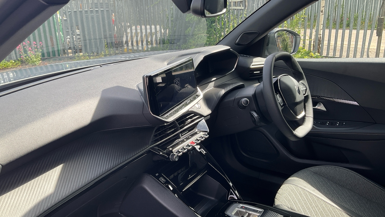 Used Peugeot 2008 2024 for sale - 76777951: Photo 9