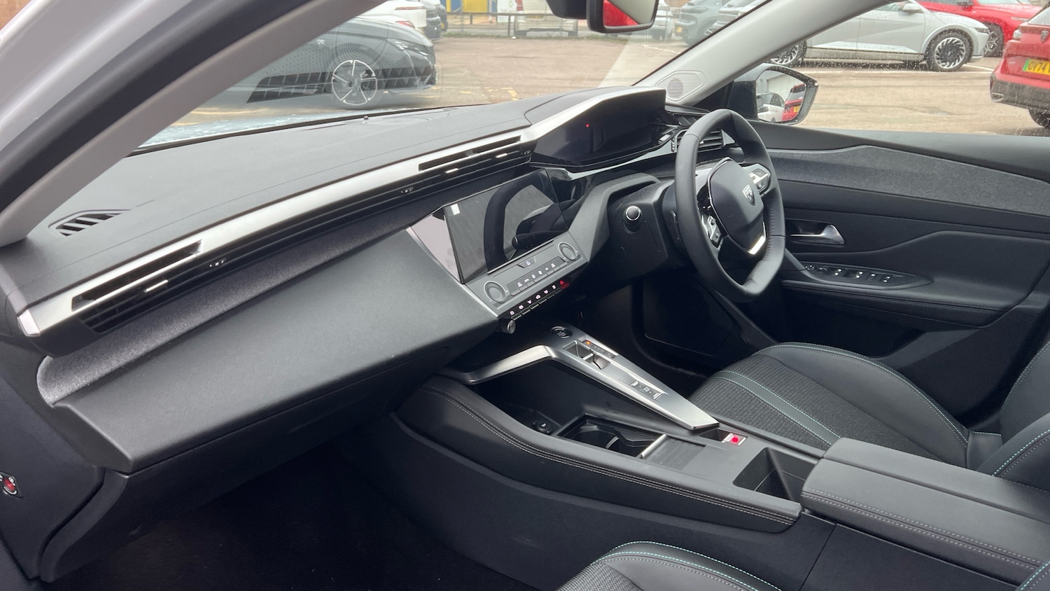 Used Peugeot 308 2025 for sale - 77915904: Photo 9