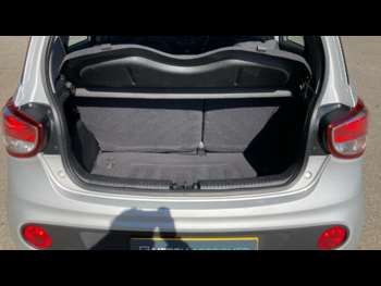 Used Hyundai i10 2019 for sale - 74807887: Photo