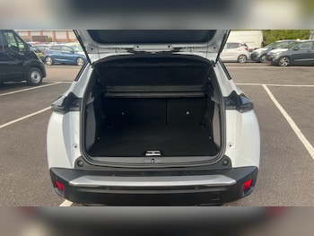Used Peugeot 2008 2023 for sale - 76193066: Photo