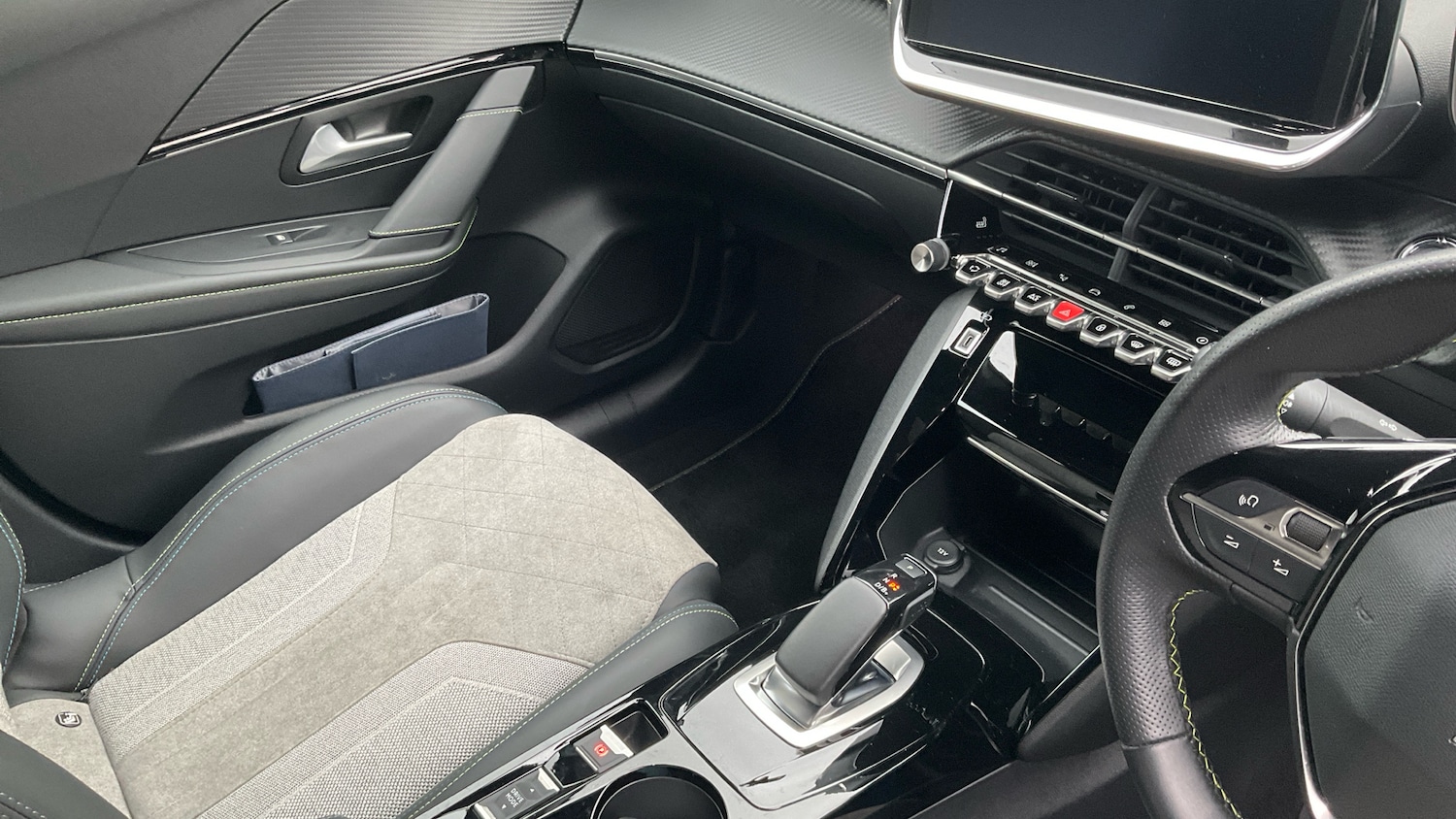 Used Peugeot 208 2021 for sale - 76879232: Photo 14