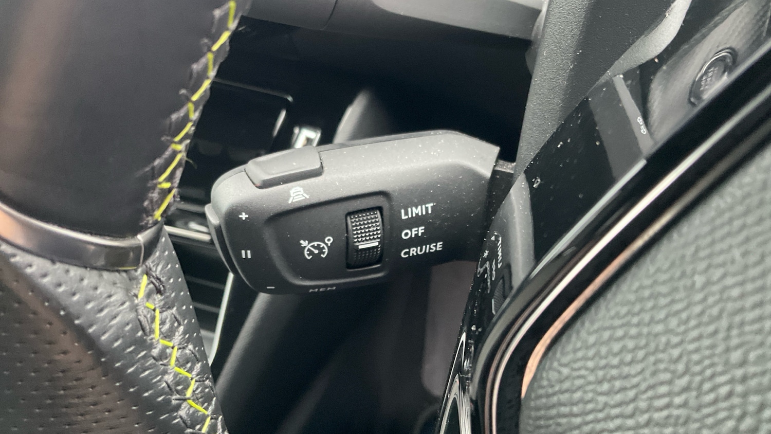 Used Peugeot 208 2021 for sale - 76879232: Photo 24