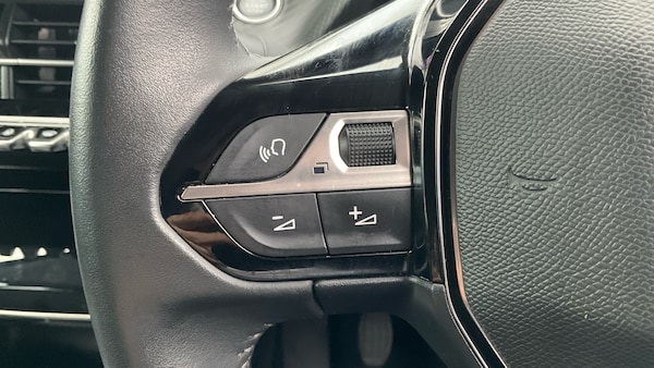 Used Peugeot 208 2021 for sale - 76302897: Photo 26
