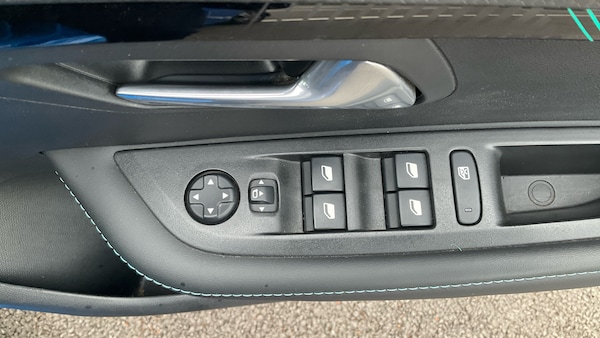 Used Peugeot 208 2021 for sale - 76302897: Photo 41