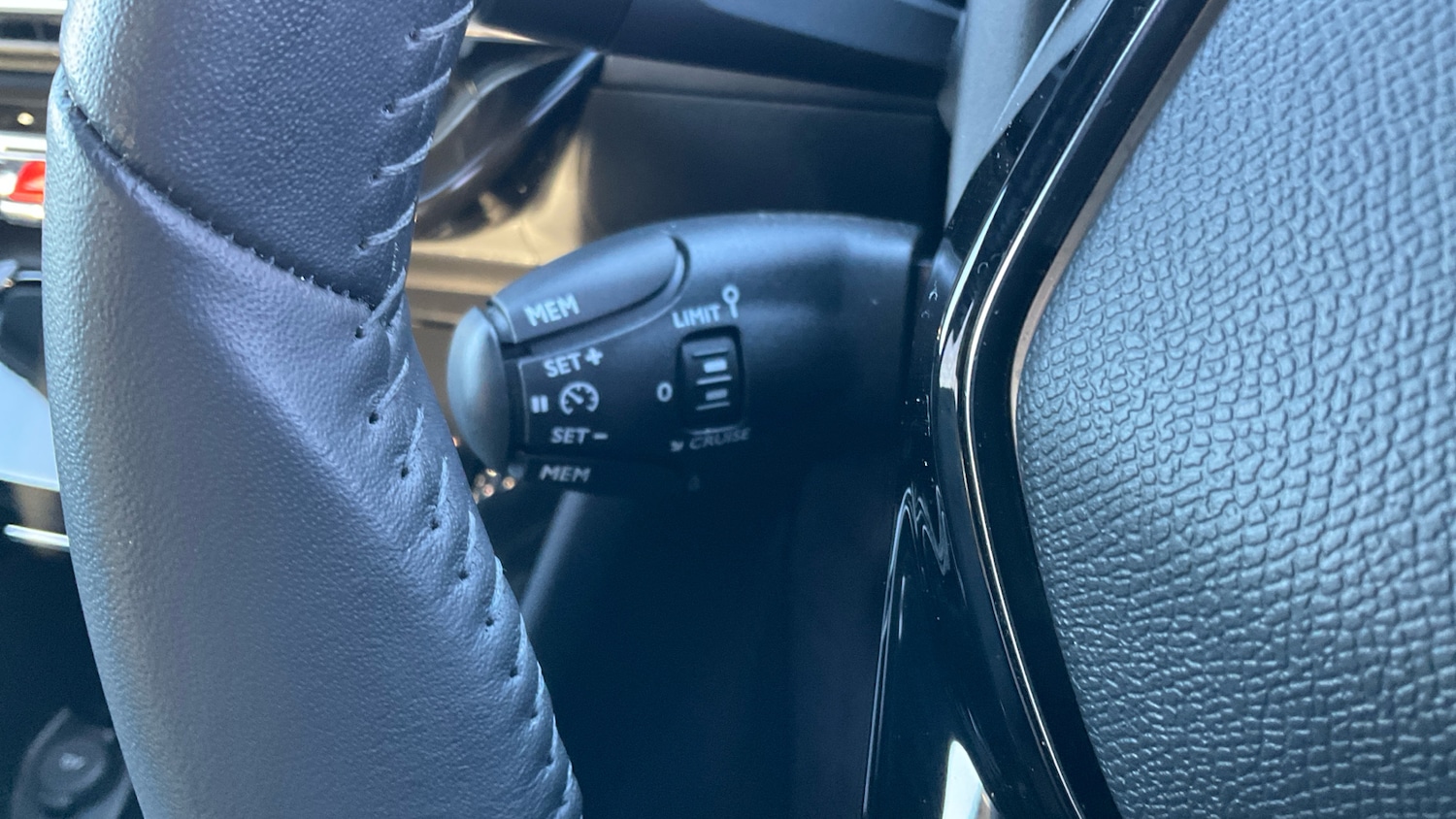 Used Peugeot 2008 2024 for sale - 76960630: Photo 23