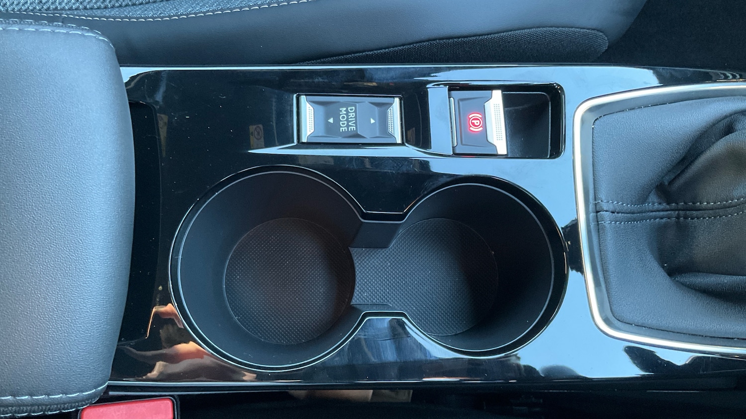 Used Peugeot 2008 2024 for sale - 76960630: Photo 32