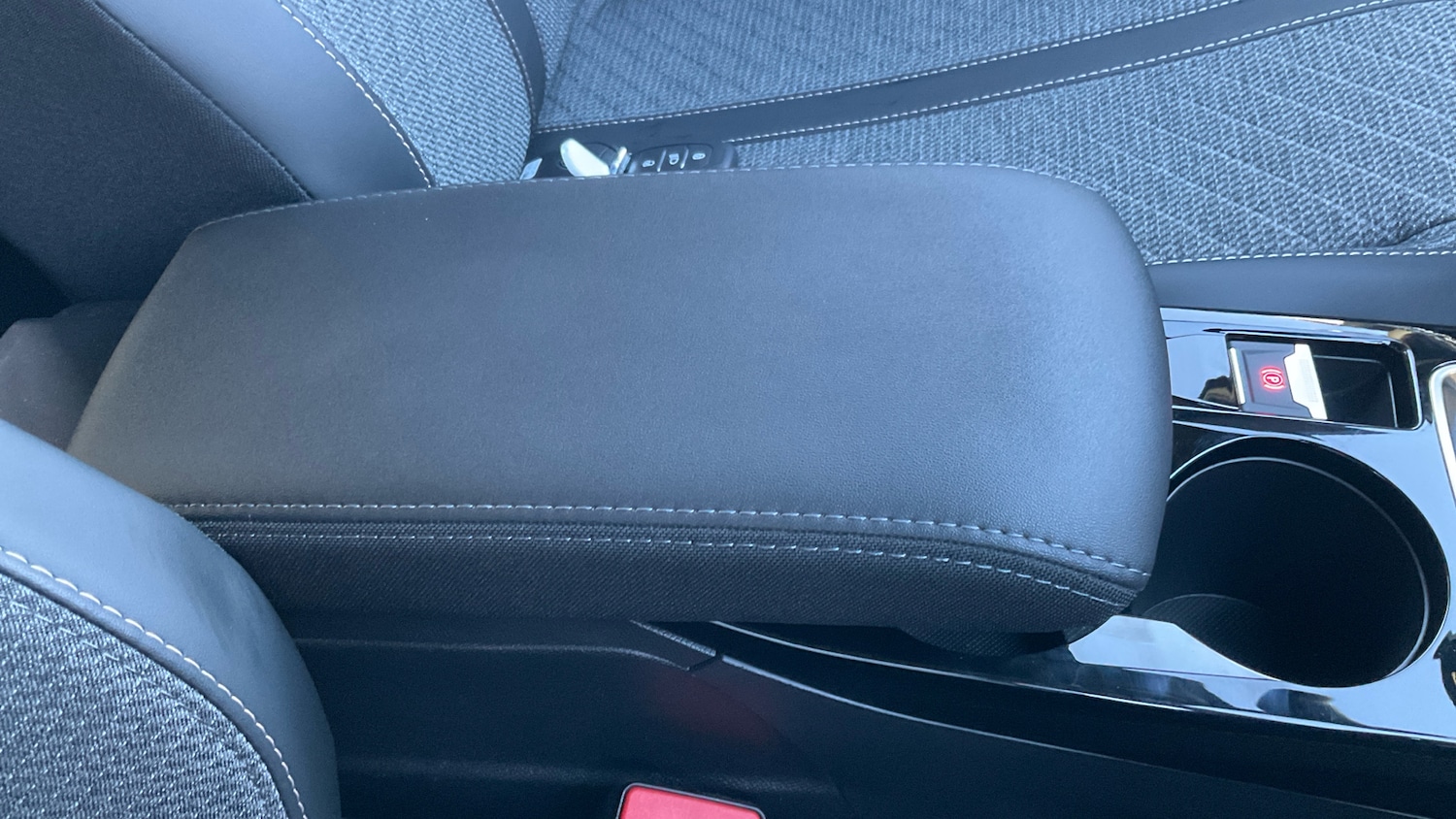 Used Peugeot 2008 2024 for sale - 76960630: Photo 34