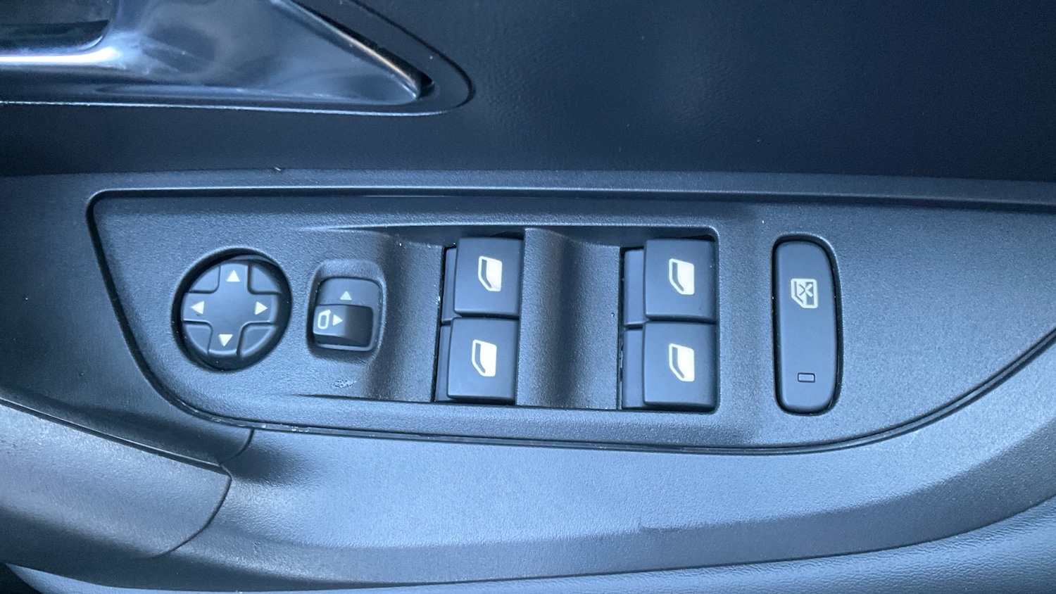 Used Peugeot 2008 2024 for sale - 76960630: Photo 42