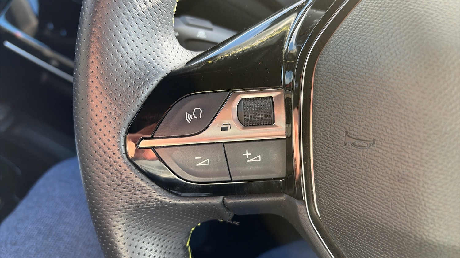 Used Peugeot 2008 2022 for sale - 76352389: Photo 21