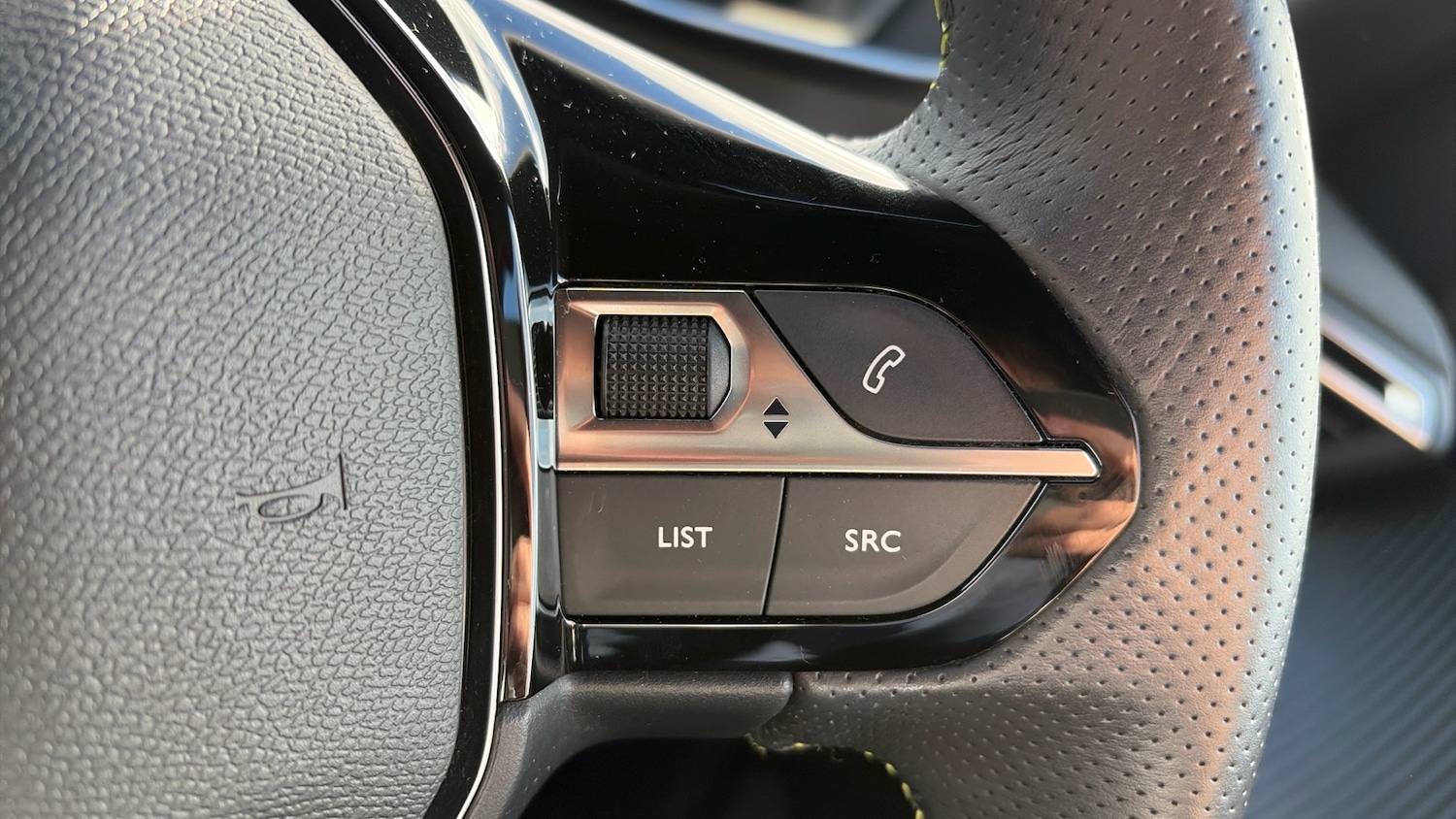 Used Peugeot 2008 2022 for sale - 76352389: Photo 22