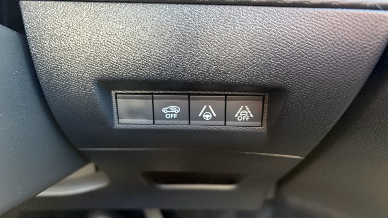 Used Peugeot 2008 2022 for sale - 76352389: Photo 24