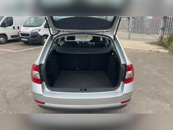 Used Skoda Octavia 2019 for sale - 76198079: Photo