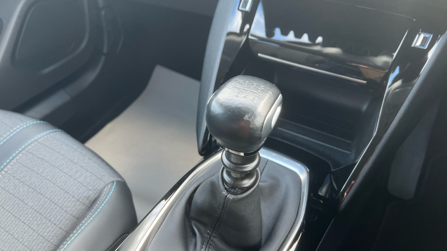 Used Peugeot 2008 2022 for sale - 77365085: Photo 13