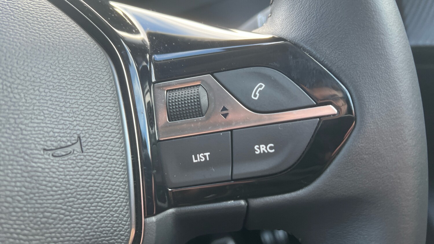 Used Peugeot 2008 2022 for sale - 77365085: Photo 30