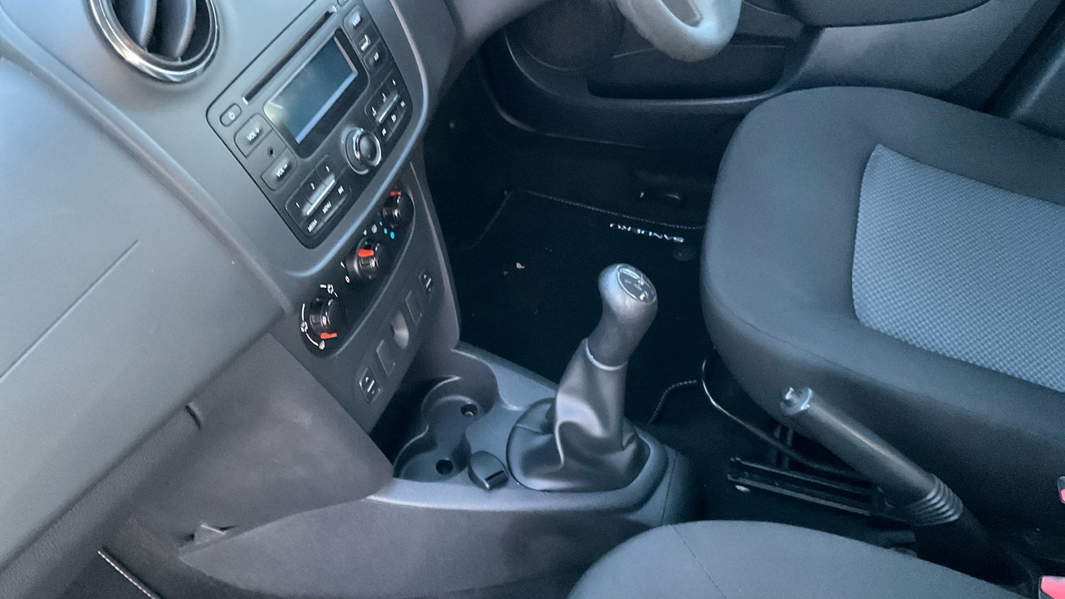 Used Dacia Sandero 2016 for sale - 76960626: Photo 13