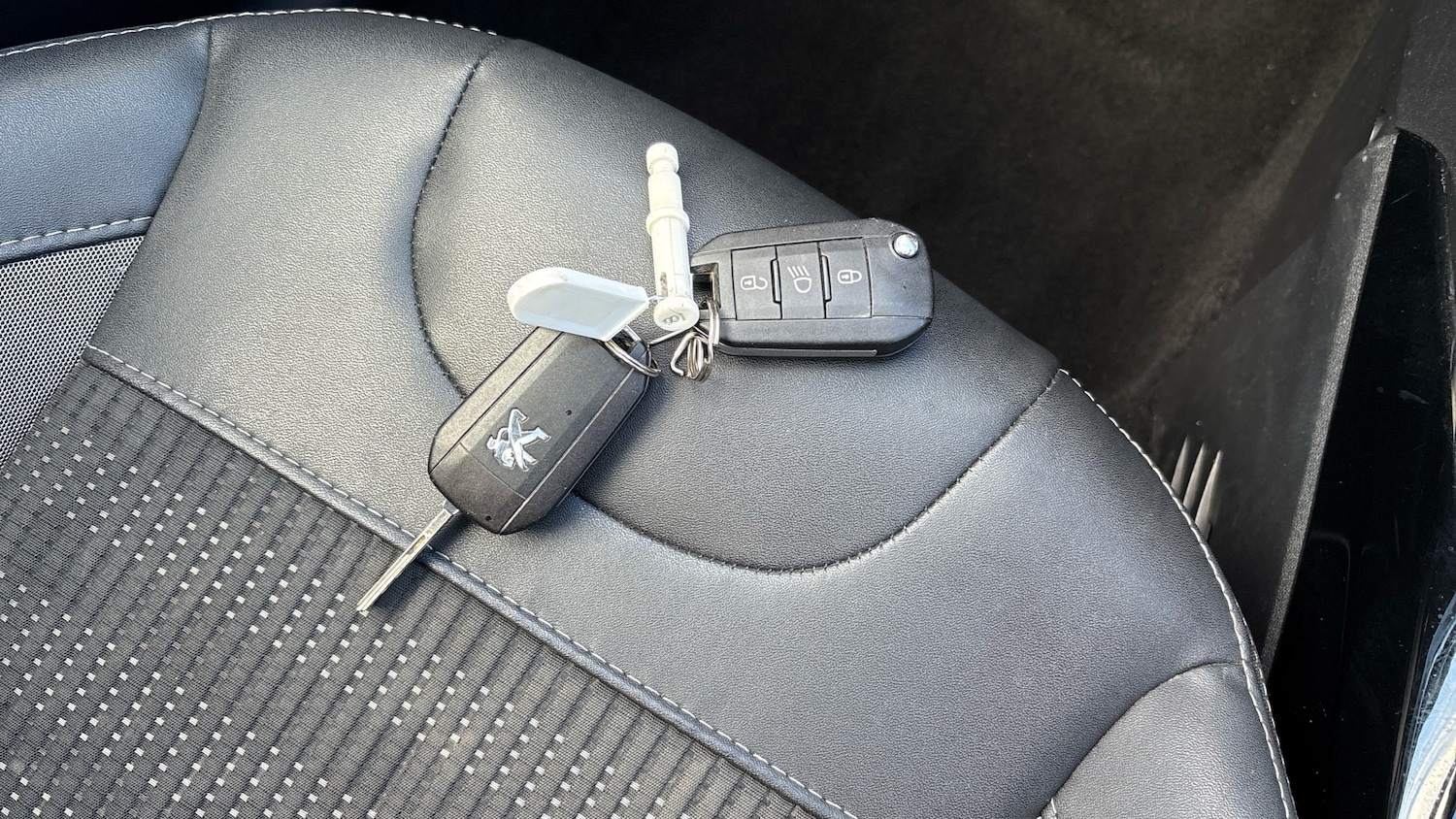 Used Peugeot 2008 2018 for sale - 76352388: Photo 20