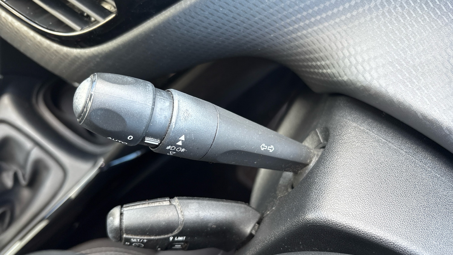Used Peugeot 2008 2018 for sale - 76352388: Photo 22
