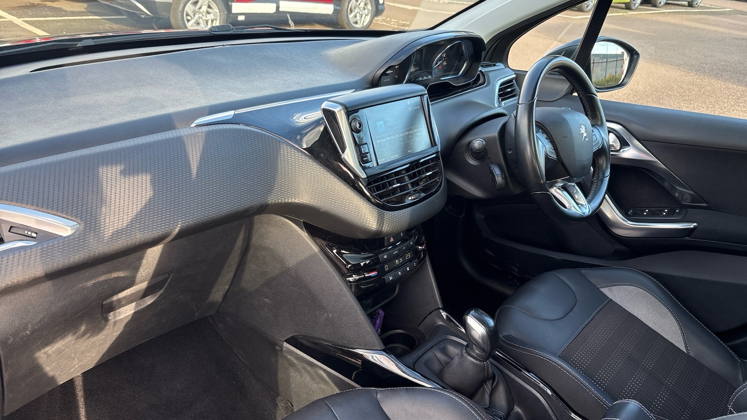 Used Peugeot 2008 2018 for sale - 76352388: Photo 9