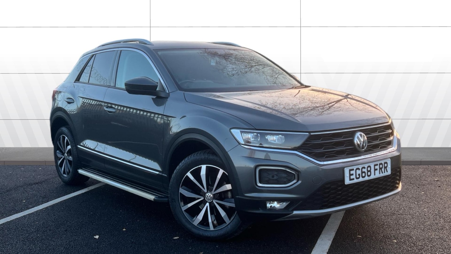 Used Volkswagen T-Roc 2019 for sale - 76918794: Photo 1