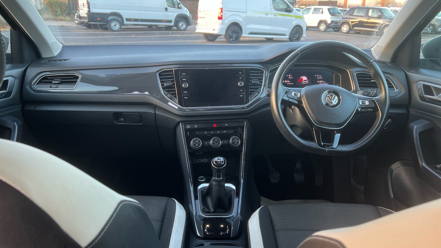 Used Volkswagen T-Roc 2019 for sale - 76918794: Photo 10