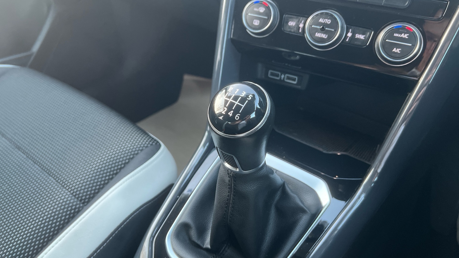 Used Volkswagen T-Roc 2019 for sale - 76918794: Photo 13