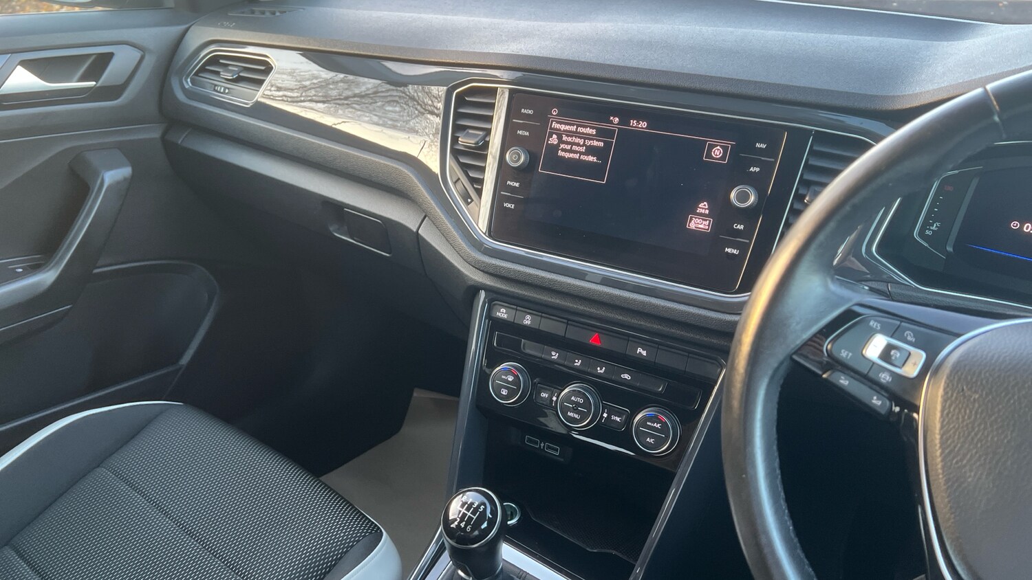 Used Volkswagen T-Roc 2019 for sale - 76918794: Photo 14