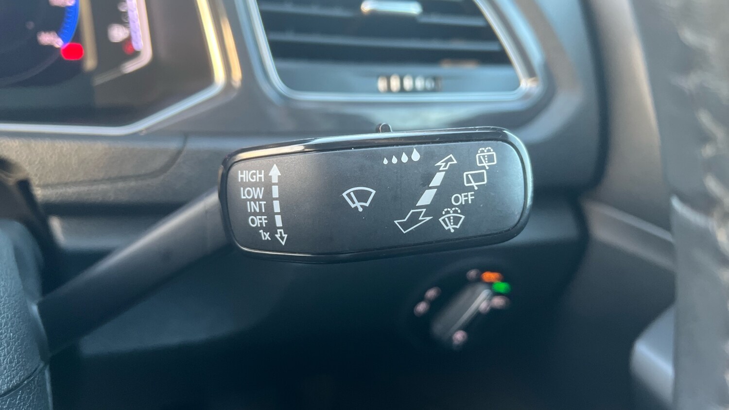 Used Volkswagen T-Roc 2019 for sale - 76918794: Photo 31