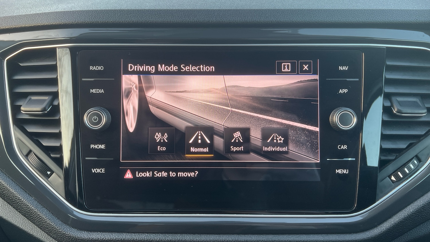 Used Volkswagen T-Roc 2019 for sale - 76918794: Photo 46