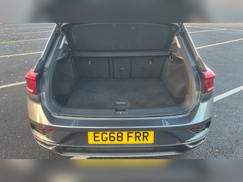 Used Volkswagen T-Roc 2019 for sale - 76918794: Photo