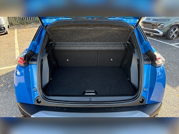 Used Peugeot 2008 2024 for sale - 76577047: Photo