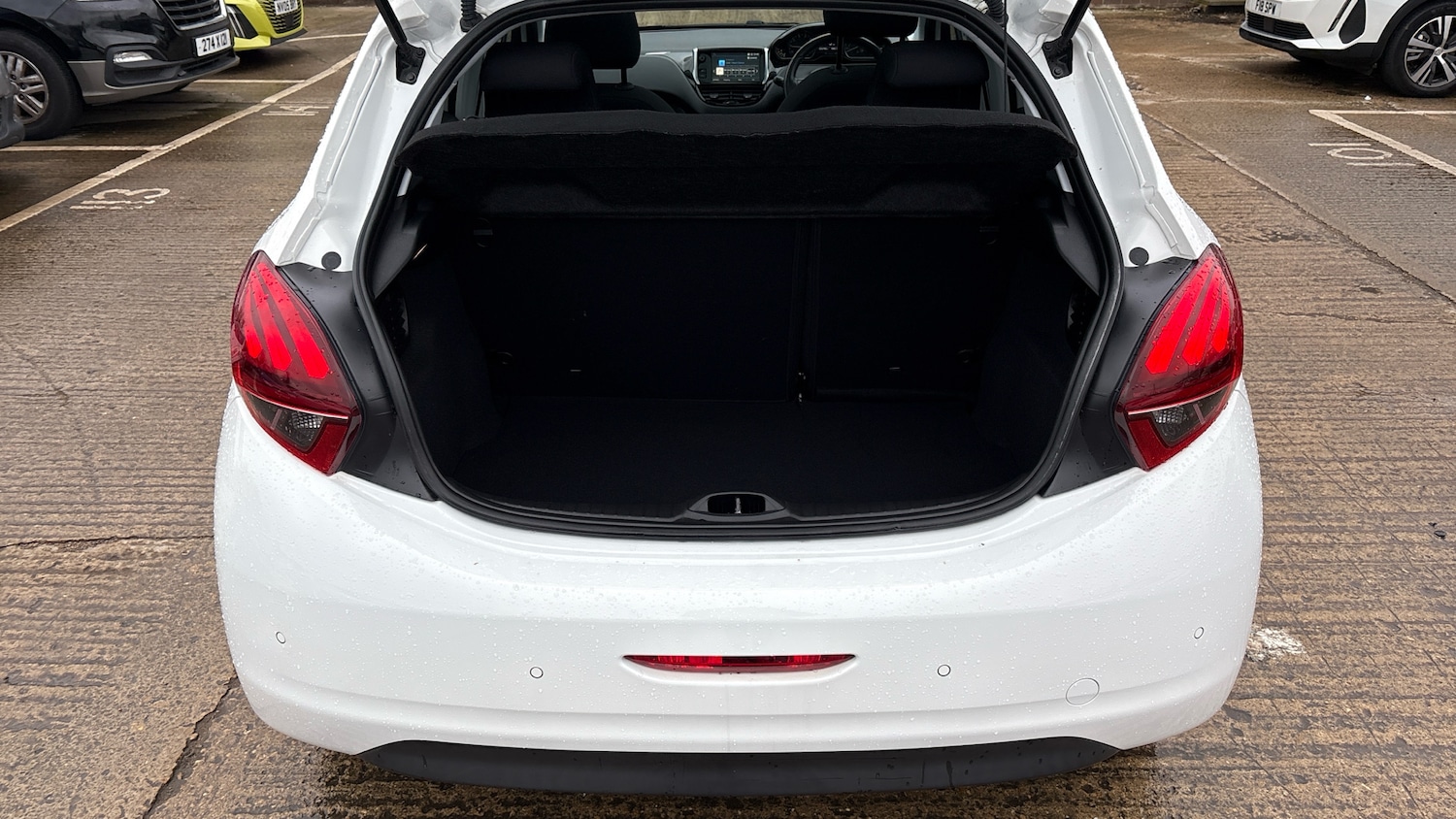 Used Peugeot 208 2019 for sale - 76720396: Photo 4