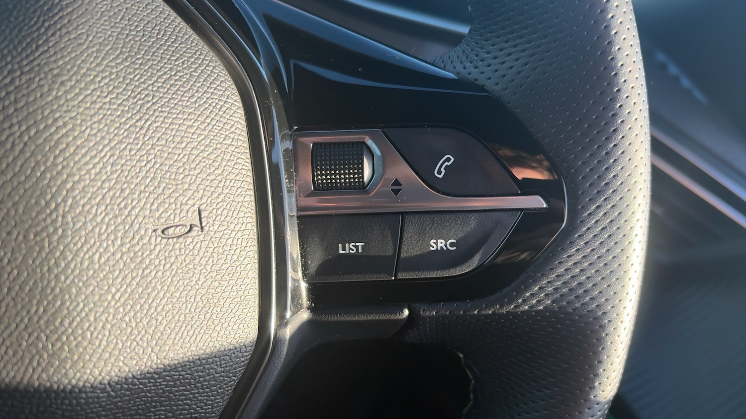 Used Peugeot 2008 2024 for sale - 76979686: Photo 38