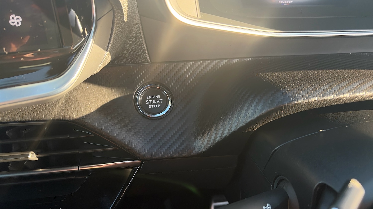 Used Peugeot 2008 2024 for sale - 76979686: Photo 40