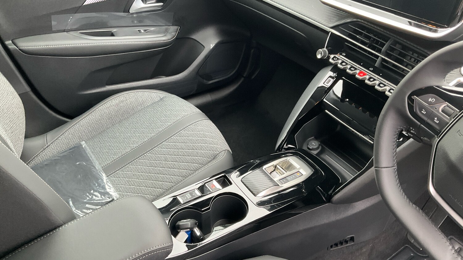 Used Peugeot 208 2025 for sale - 76220709: Photo 14