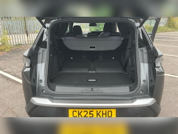 Used Peugeot 5008 2025 for sale - 76253119: Photo