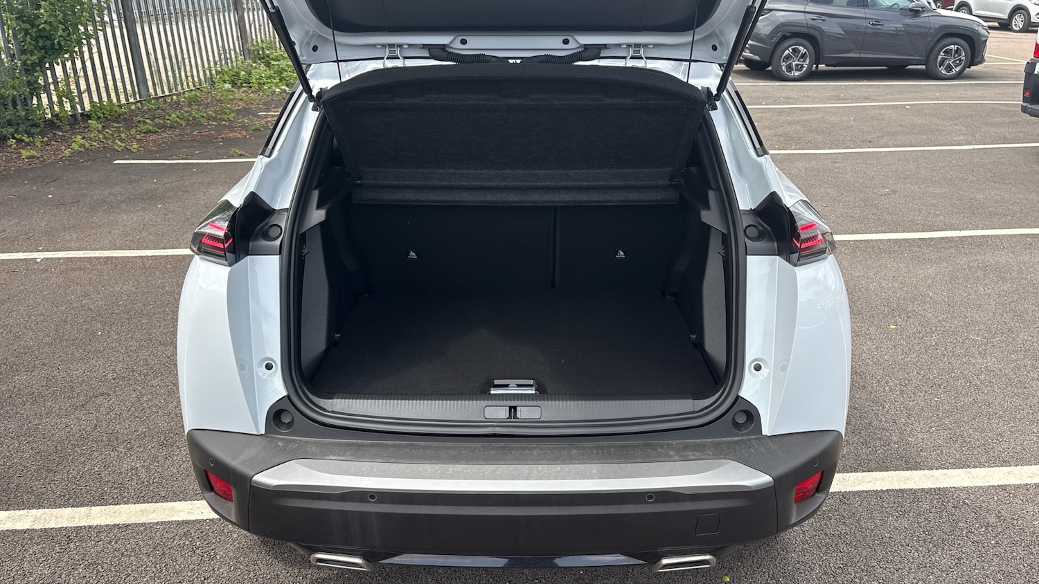 Used Peugeot 2008 2025 for sale - 76983832: Photo 4