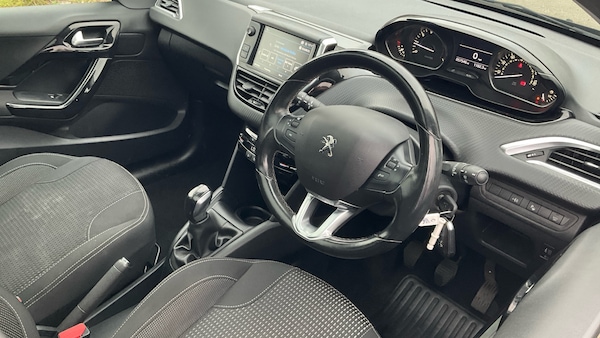 Used Peugeot 208 2019 for sale - 76193811: Photo 11