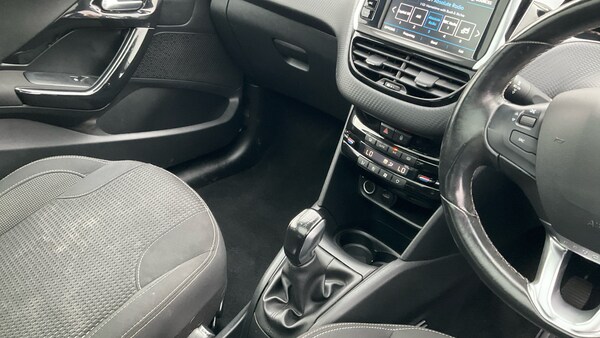 Used Peugeot 208 2019 for sale - 76193811: Photo 14