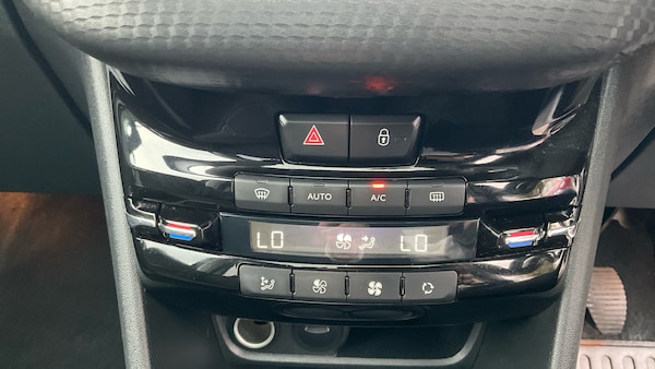 Used Peugeot 208 2019 for sale - 76193811: Photo 29