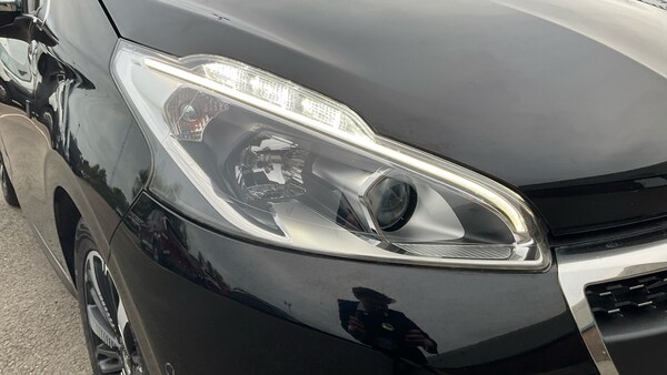 Used Peugeot 208 2019 for sale - 76193811: Photo 42