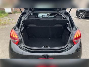 Used Peugeot 208 2019 for sale - 76193811: Photo